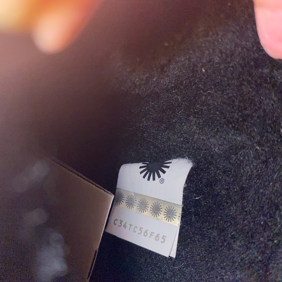 UGG WATERPROOF BLACK MIDCALF LEATHER NWOB 6 1/2 - Picture 11 of 11